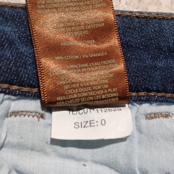 KUT FROM THE KLOTH 'Catherine' Mid-Rise Distressed Boyfriend Jeans - Picture 6 of 11